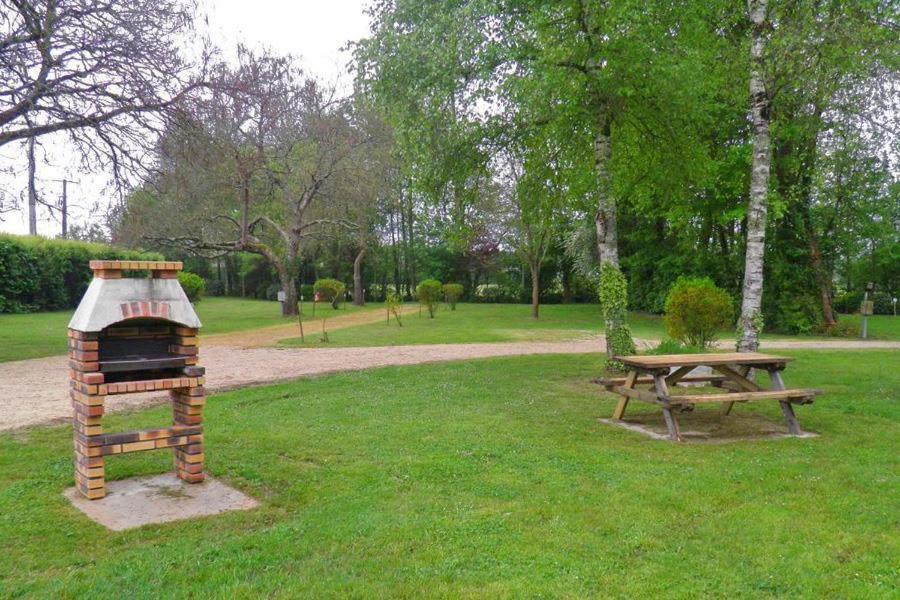 Camping De Baignes Hotel Eksteriør billede